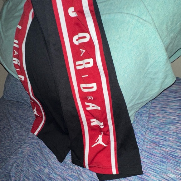 Big Boys Jordan Outfit YXL - Picture 5 of 6